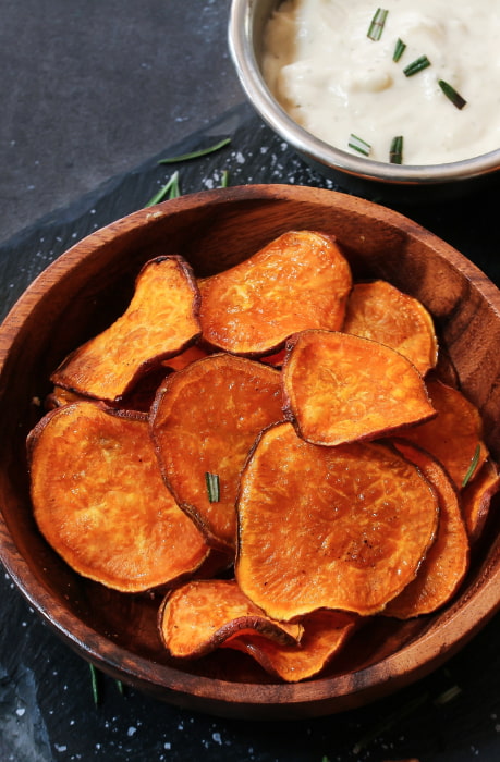 Receita de chips de batata doce na air fryer.