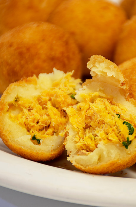 Receita de coxinha feita na air fryer.