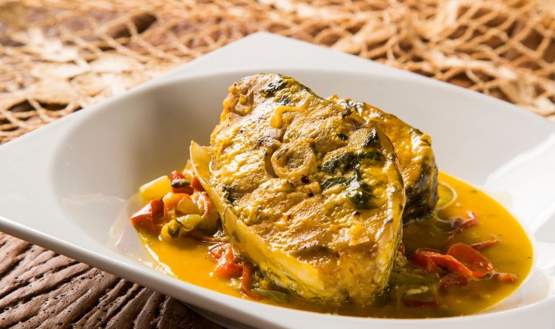 Moqueca de peixe na panela de pressão elétrica