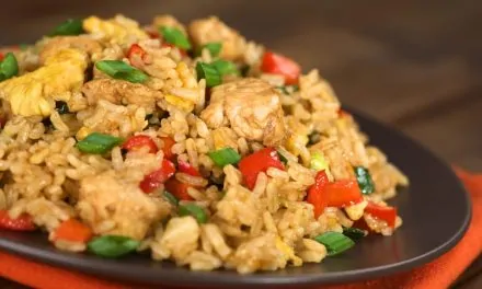 Receita de Galinhada na Panela de Pressão Elétrica