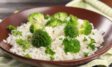 Arroz com Brócolis na Panela de Arroz