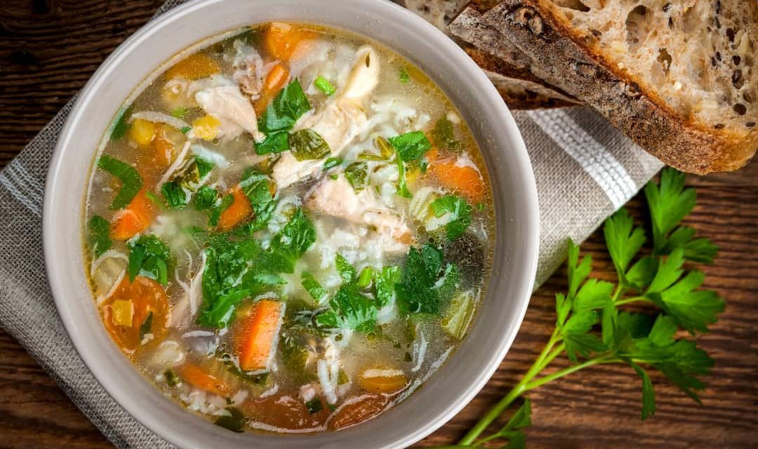 Receita de Canja de Galinha na Panela de Pressão Elétrica