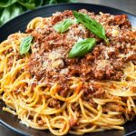 Macarrão à bolonhesa na panela de pressão elétrica