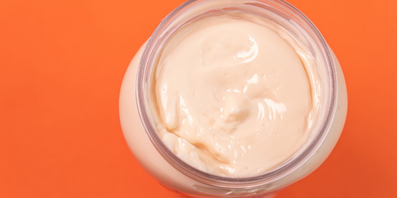 Maionese caseira: o segredo para o ponto de emulsão perfeito