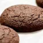 Biscoitos de chocolate na oven: crocância por fora e maciez por dentro